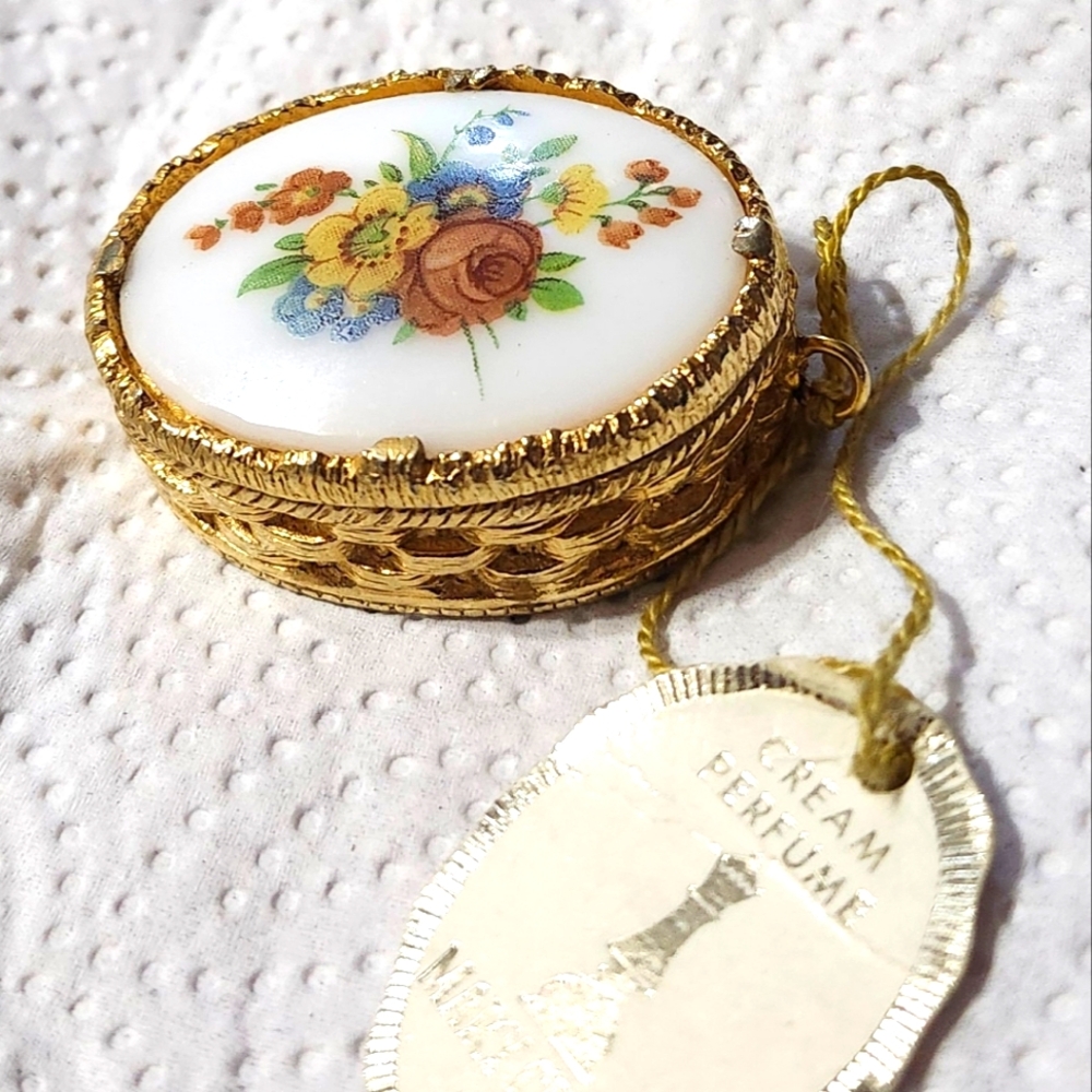 Vtg Mary Chess "Strategy" Floral Creme Solid Perfume Compact with Tag